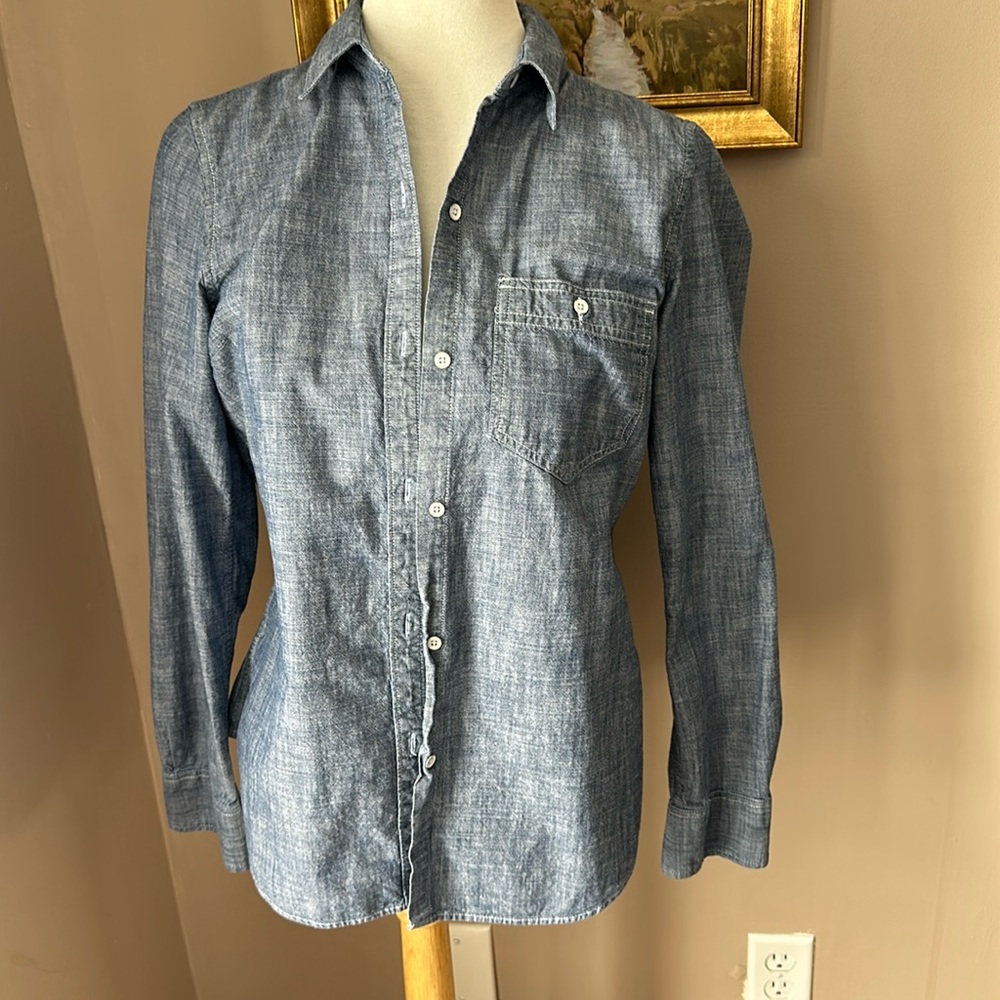 GAP chambray button down